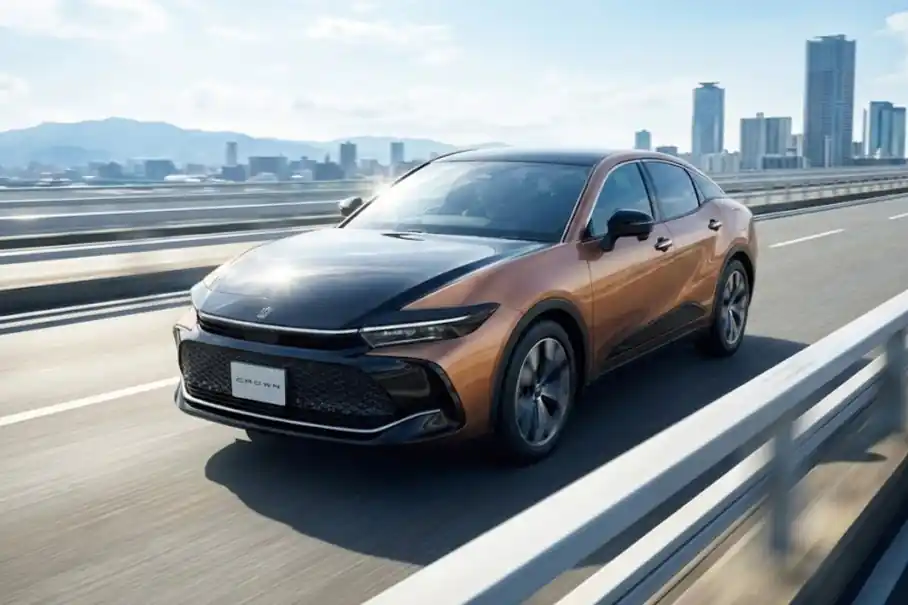 クラウンクロスオーバー新型2026予想：マイナーチェンジ＆フルモデルチェンジ最新情報