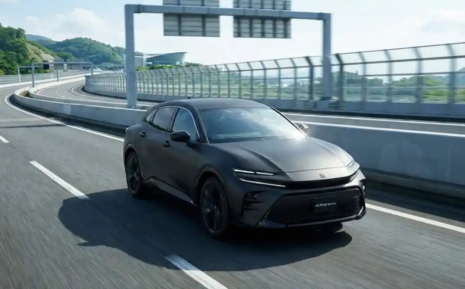 トヨタ クラウン新型2026：マイナーチェンジ＆フルモデルチェンジ予想最新情報【いつ？】