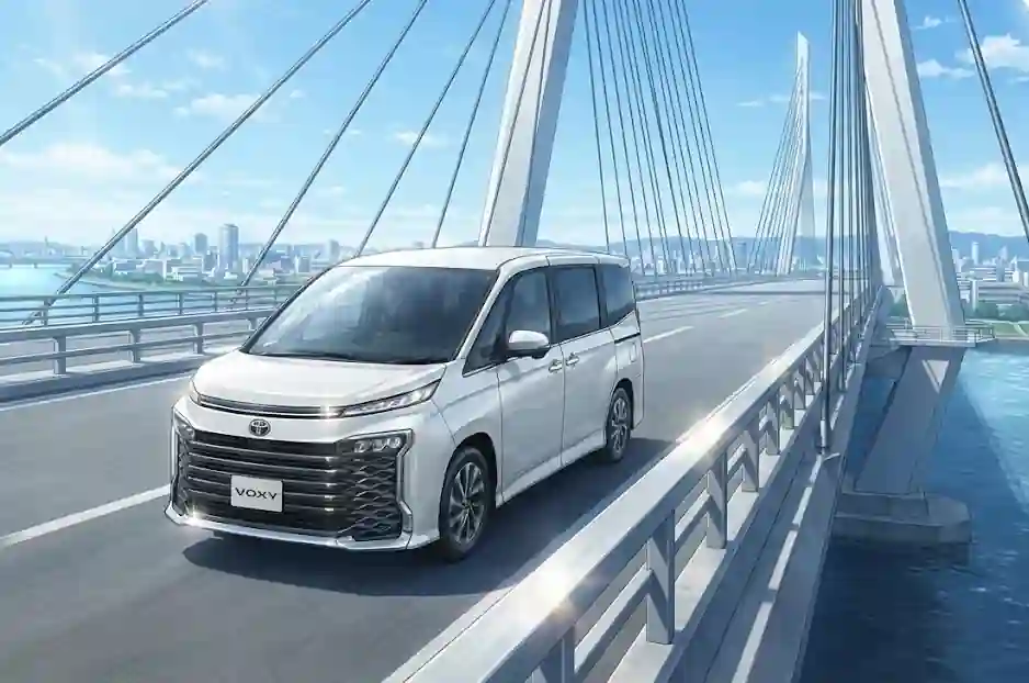 【ヴォクシー マイナーチェンジ2026】最新情報まとめ【新旧比較】